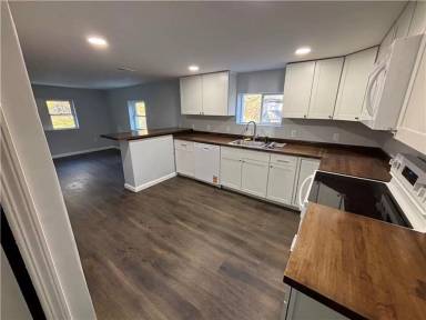 Main picture of 103 4th Ave