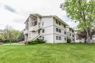 Main picture of Heatheridge Lake Condominiums