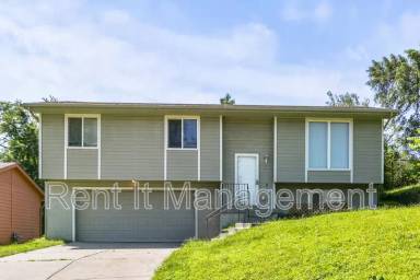 Main picture of 3629 Ernst St