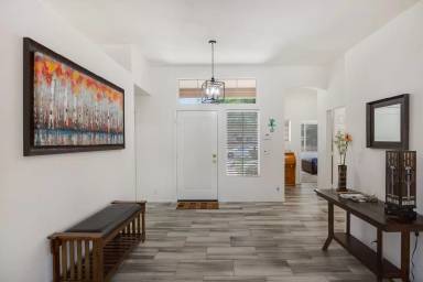 Main picture of 2727 S Drexel