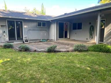 Main picture of 230 NW 24th St