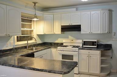 Main picture of 1272 Fairhill Ln NE