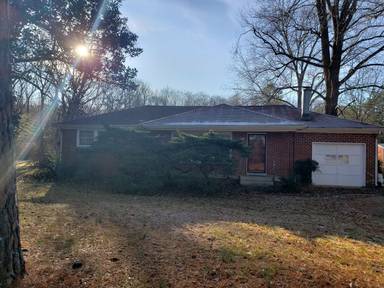 Main picture of 3710 Lakewood Cir NW
