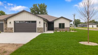 Main picture of 102 W Main Street - 1