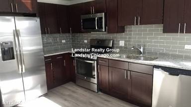 Main picture of 2920 W Nelson St