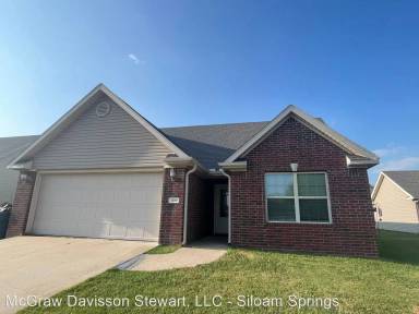 Main picture of 1109 E Freedom