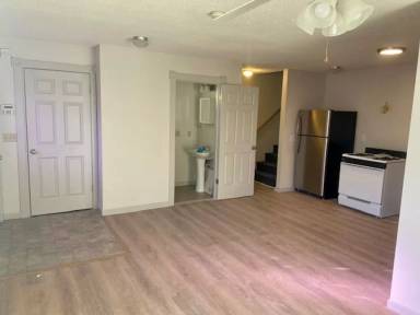 Main picture of 441 Admiral St