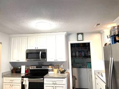 Main picture of 6817 Cedarwood Ct