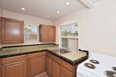 Main picture of 11240 SW Barbur Blvd