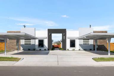 Main picture of 305 W Rutherford Ave
