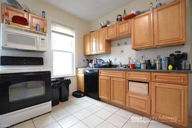 Main picture of 82 Elmira St
