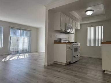Main picture of 10825 Blix St