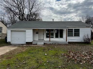 Main picture of 1573 N Knoxville Ave