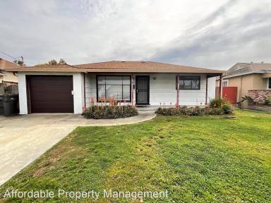Main picture of 17352 Via La Jolla