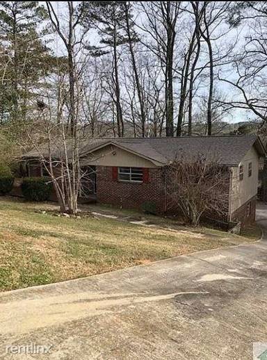 Main picture of 241 Tanglewood Cir