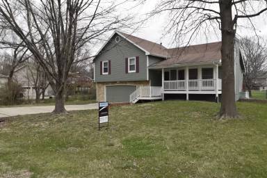 Main picture of 10411 N Baltimore Ave