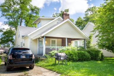 Main picture of 1100 W Rex St