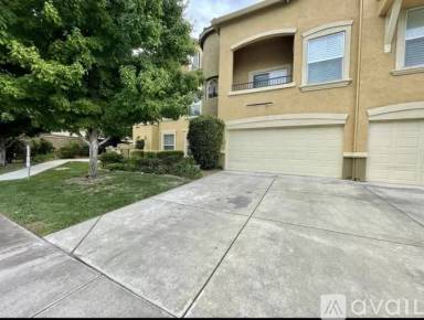 Main picture of Syrah at Natomas Park