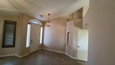 Main picture of 2660 S Tambor