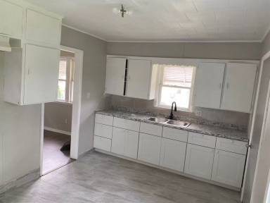 Main picture of 5913 W 8th St