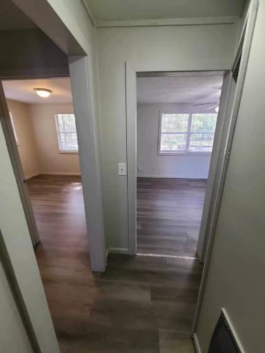 Main picture of 553 Brookview Dr N
