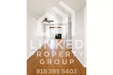 Main picture of 767 W 13th St