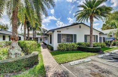Main picture of 828 Lake Ave N