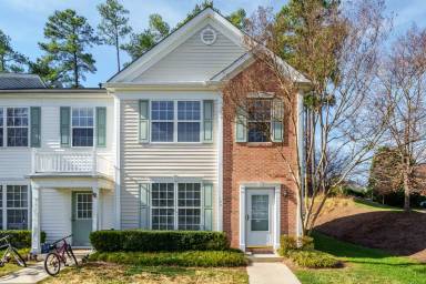 Main picture of 107 Parklane Dr