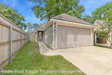 Main picture of 114 Souvenir Gate