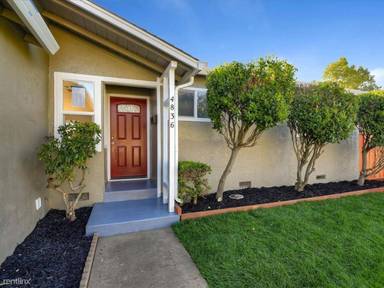 Main picture of 4836 Serra Ave