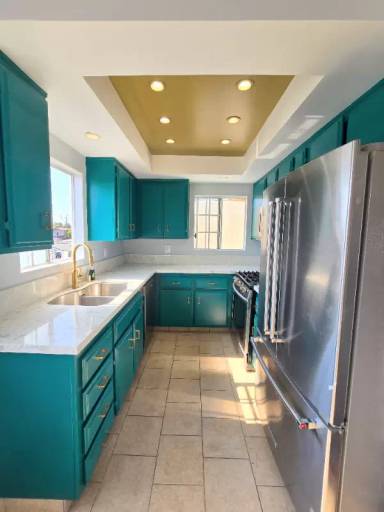 Main picture of 855 W 2nd St