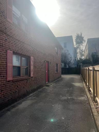 Main picture of 811 Maury Ave