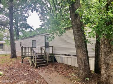 Main picture of 2511 S Oaks Dr