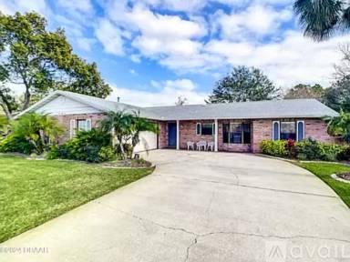 Main picture of 132 Quaker Ridge Dr