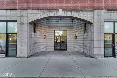 Main picture of 3125 W Fullerton Ave