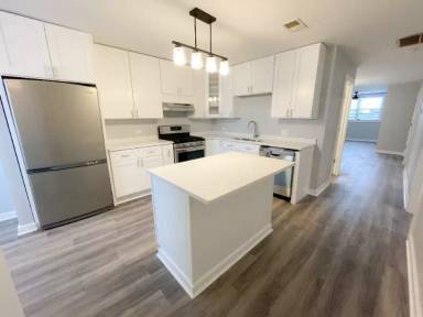 Main picture of 2926 N Ridgeway Ave