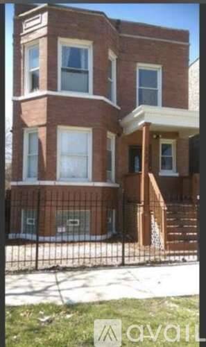 Main picture of 732 N Troy St