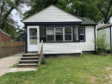 Main picture of 7043 Meadow Ave