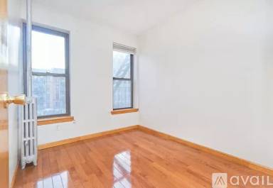 Main picture of 12 E 14th St