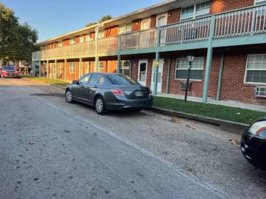 Main picture of 133 W 6th Ave