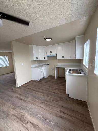 Main picture of 4320 W 142nd St