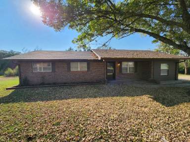 Main picture of 105 Davis Rd