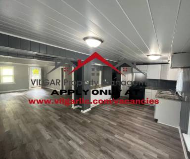 Main picture of 2461 Stevenson St