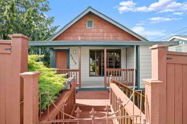 Main picture of 4609 SW Oregon St