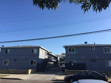Main picture of 1332 W 225th - 9