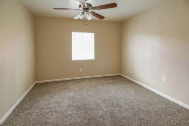 Main picture of 4520 E Bellevue St