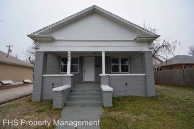 Main picture of 527 E Locust St