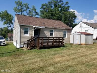 Main picture of 1936 W Gilbert Ln