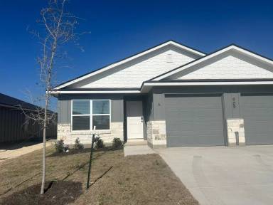 Main picture of 909 Switchgrass Dr