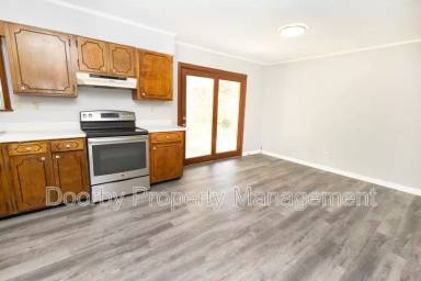 Main picture of 8911 Drake Parkway Rd
